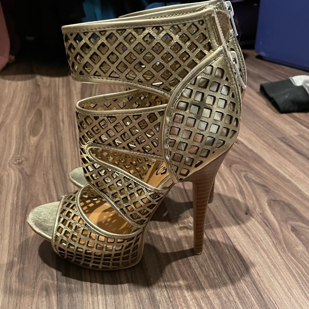 Beautiful gold stilettos only worn a handful of times